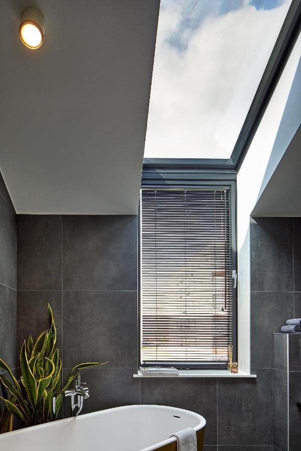 Appartamento High Ceiling Loft With Its Own Backyard And A Terrace Reval Esterno foto