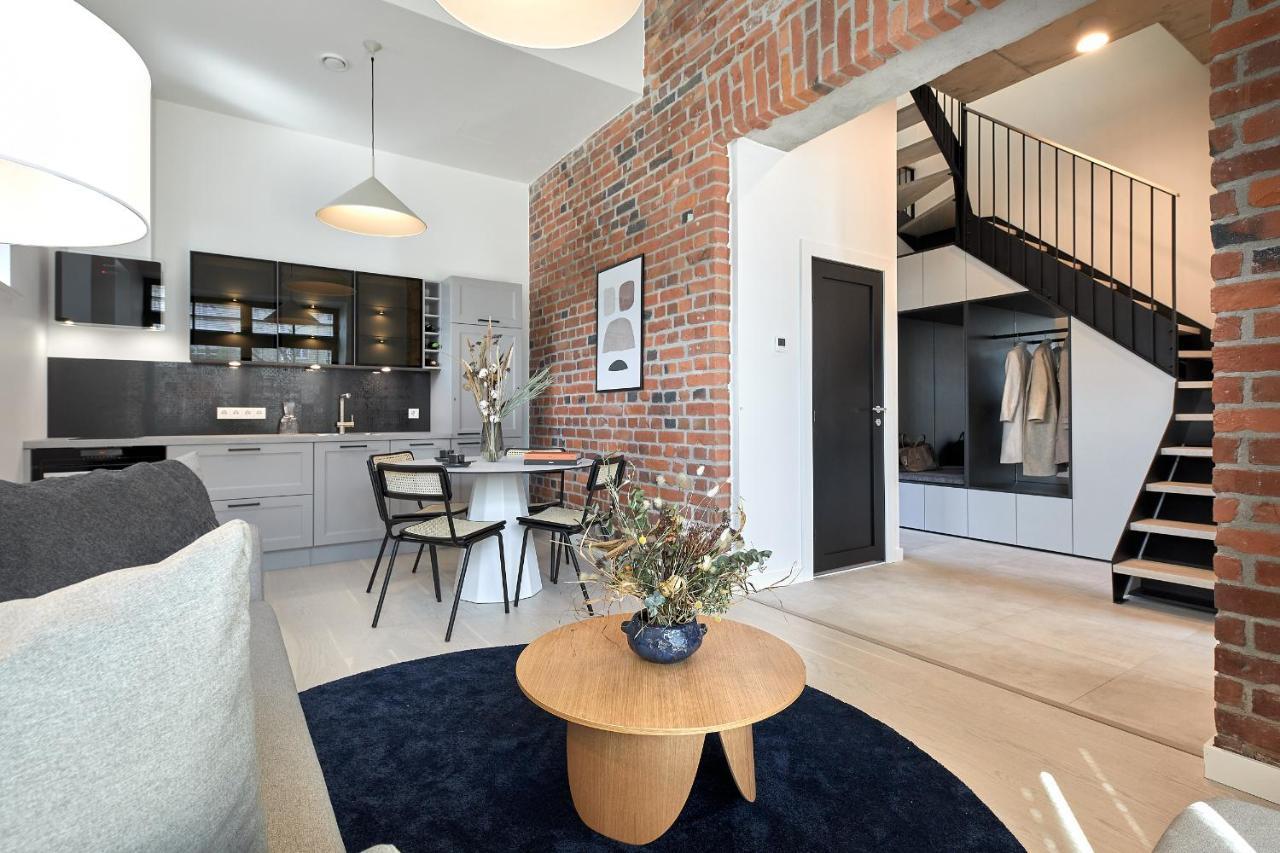 Appartamento High Ceiling Loft With Its Own Backyard And A Terrace Reval Esterno foto