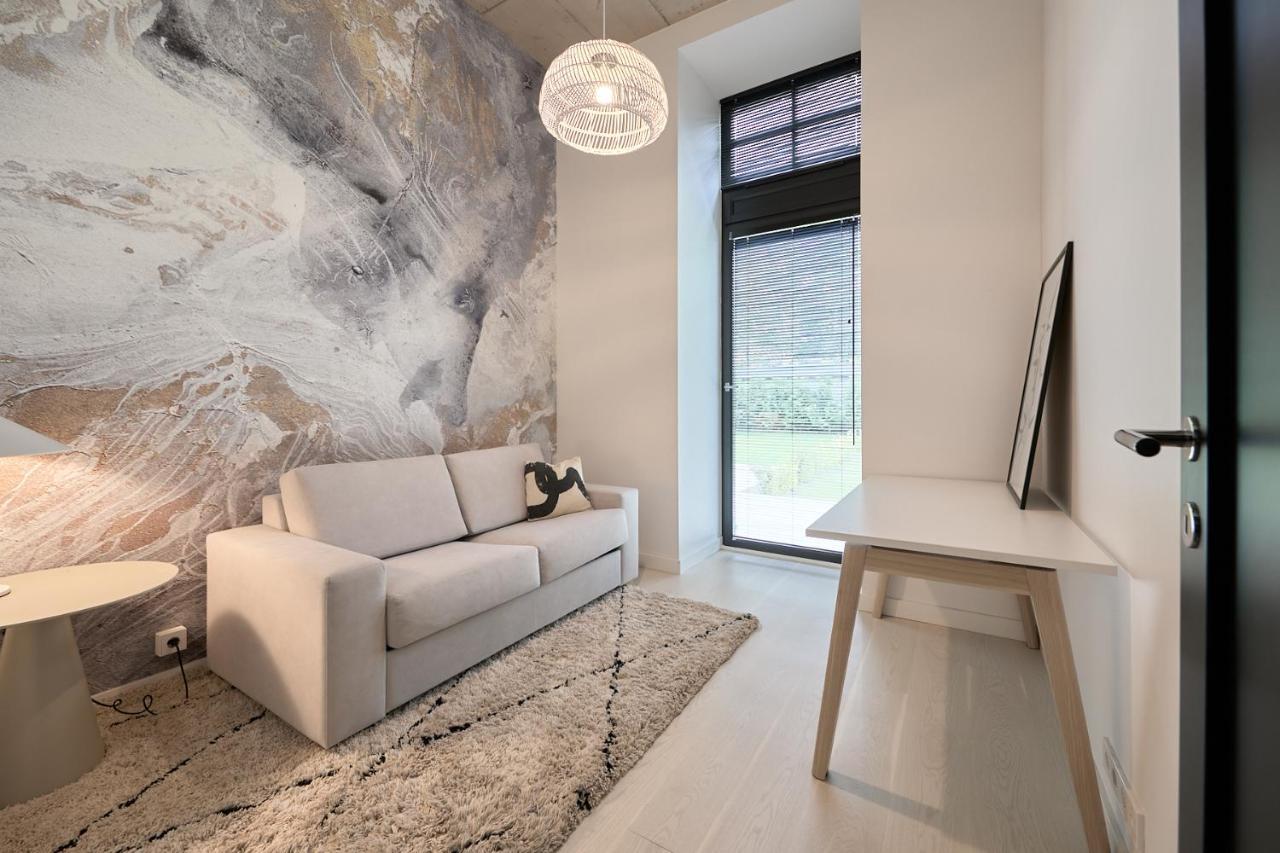 Appartamento High Ceiling Loft With Its Own Backyard And A Terrace Reval Esterno foto