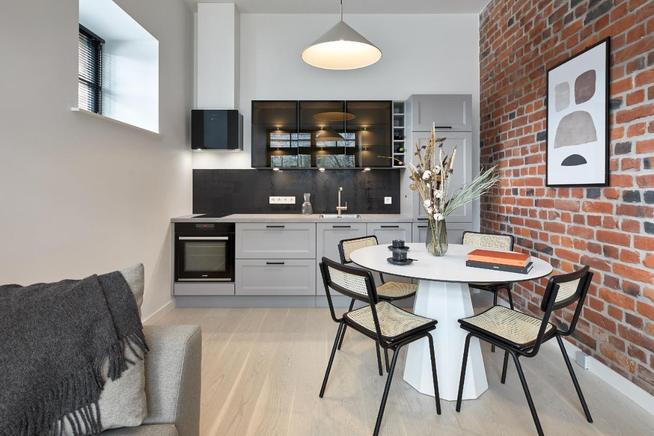 Appartamento High Ceiling Loft With Its Own Backyard And A Terrace Reval Esterno foto
