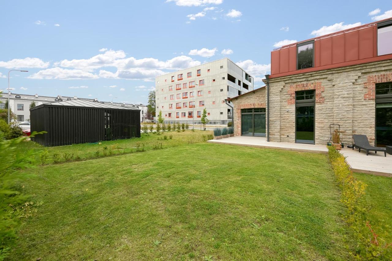 Appartamento High Ceiling Loft With Its Own Backyard And A Terrace Reval Esterno foto