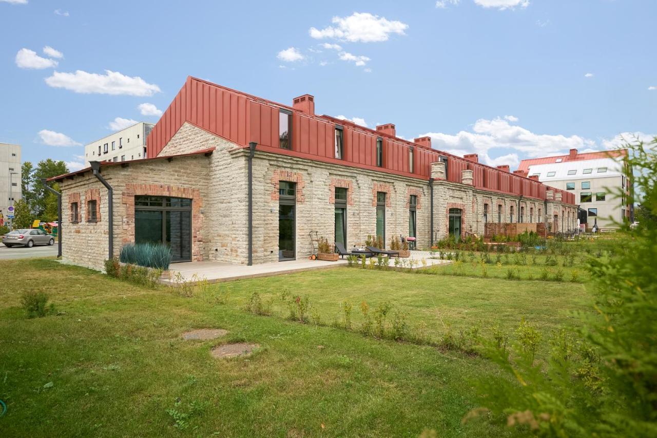 Appartamento High Ceiling Loft With Its Own Backyard And A Terrace Reval Esterno foto