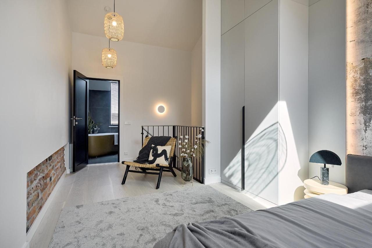Appartamento High Ceiling Loft With Its Own Backyard And A Terrace Reval Esterno foto